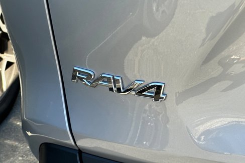 Certified 2022 Toyota RAV4 LE image 17