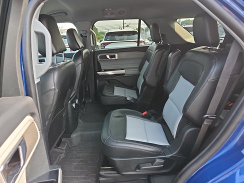 Certified 2022 Ford Explorer XLT w/ Equipment Group 202A image 15