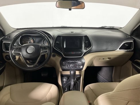 Used 2019 Jeep Cherokee Latitude w/ Cold Weather Group image 20