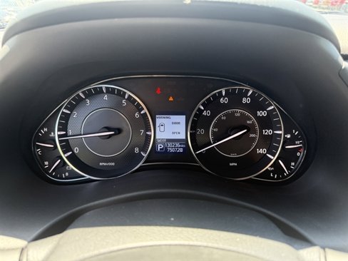 Used 2017 Nissan Armada SV image 17