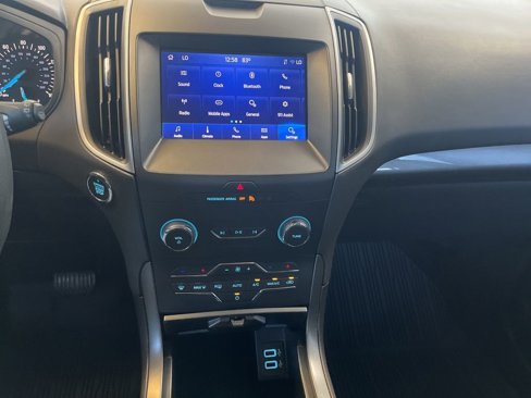 Used 2020 Ford Edge SE image 22