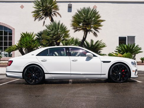 New 2025 Bentley Flying Spur Plug-In Hybrid image 5