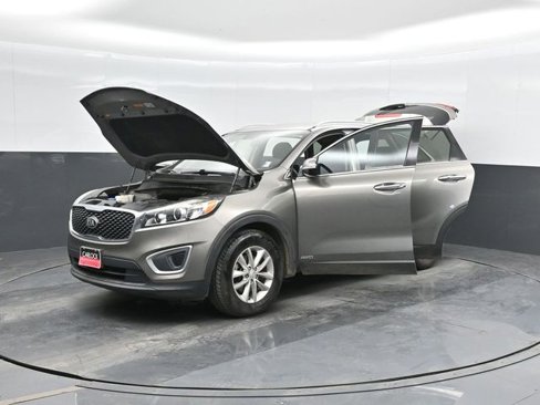 Used 2018 Kia Sorento LX image 49