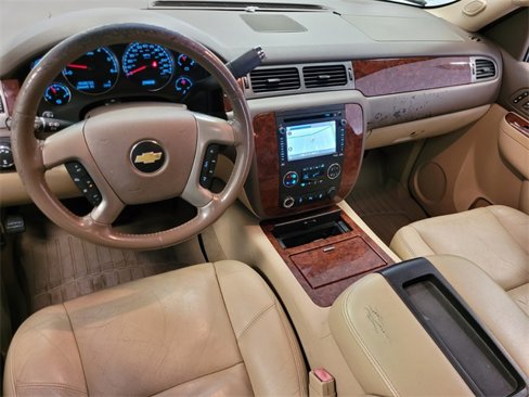 Used 2012 Chevrolet Suburban LTZ image 9