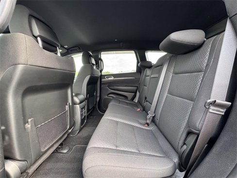 Used 2019 Jeep Grand Cherokee Laredo image 18