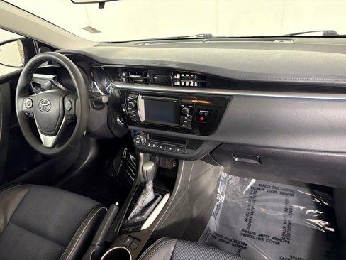 Used 2015 Toyota Corolla S image 32