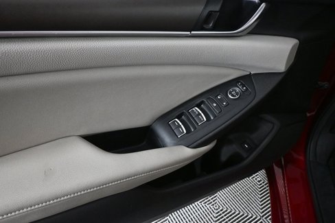 Used 2018 Honda Accord LX image 7