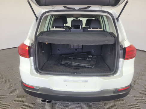 Used 2016 Volkswagen Tiguan S image 29