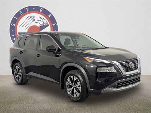 Used 2021 Nissan Rogue SV image 2