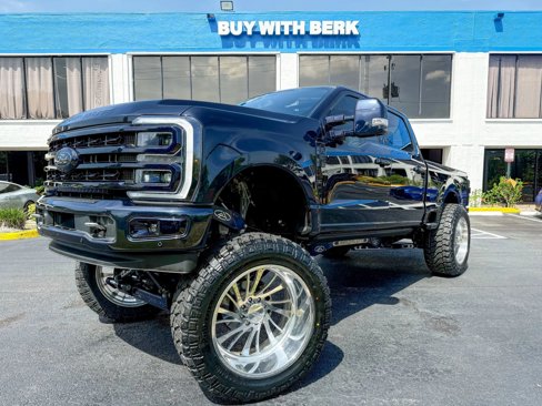 Used 2023 Ford F250 Platinum image 2