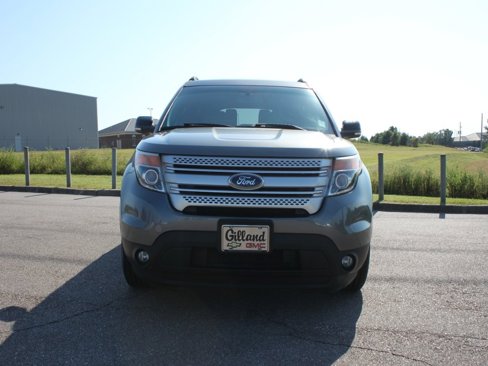 Used 2014 Ford Explorer XLT w/ Equipment Group 202A image 4