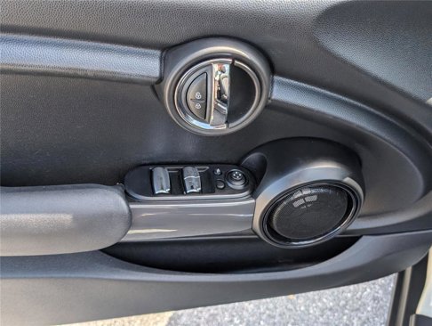 Used 2016 MINI Cooper Convertible image 18