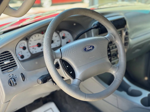 Used 2003 Ford Explorer image 12