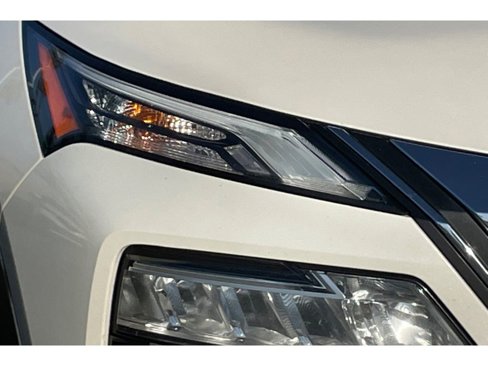 Used 2021 Nissan Rogue SV image 48