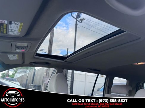 Used 2004 Toyota Highlander 4WD V6 w/ 3rd Row image 25