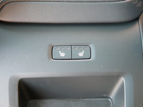 Used 2021 Volvo XC60 T8 Inscription Expression image 12