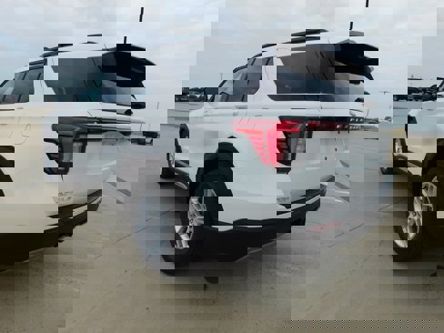 New 2025 Ford Explorer Active image 3