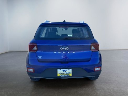 New 2024 Hyundai Venue Limited image 6
