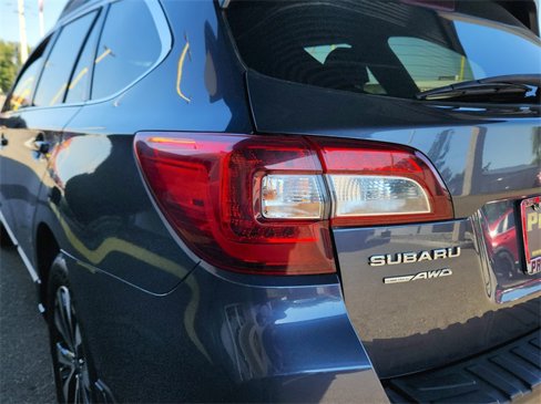 Used 2016 Subaru Outback 2.5i Limited image 11