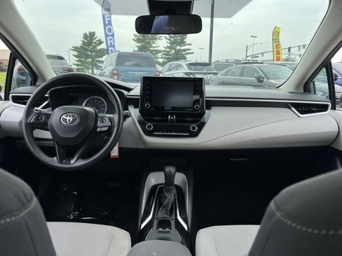 Used 2022 Toyota Corolla LE image 20