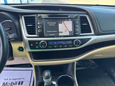 Used 2017 Toyota Highlander XLE image 23