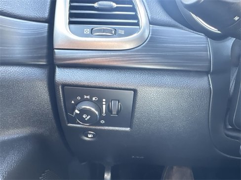 Used 2021 Jeep Grand Cherokee Laredo image 19