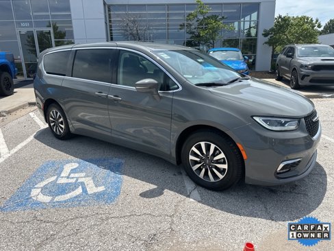 Used 2022 Chrysler Pacifica Touring-L image 39