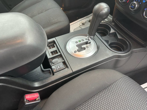 Used 2011 Mitsubishi Endeavor LS image 15