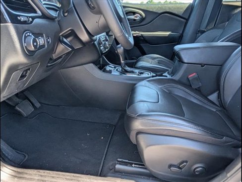 Used 2023 Jeep Cherokee Altitude Lux image 11