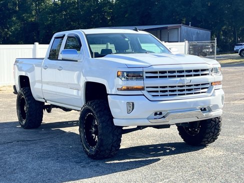 Used 2018 Chevrolet Silverado 1500 LT w/ All Star Edition image 8