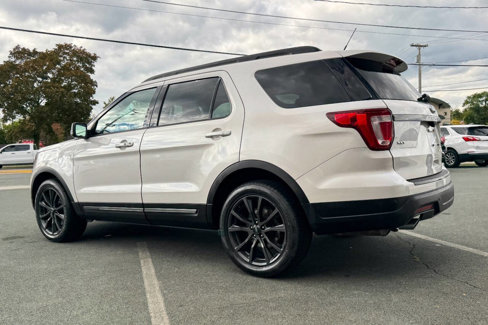 Used 2018 Ford Explorer XLT w/ Equipment Group 202A image 6