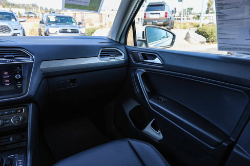 Used 2021 Volkswagen Tiguan SEL w/ 3rd Row Seat Package image 5