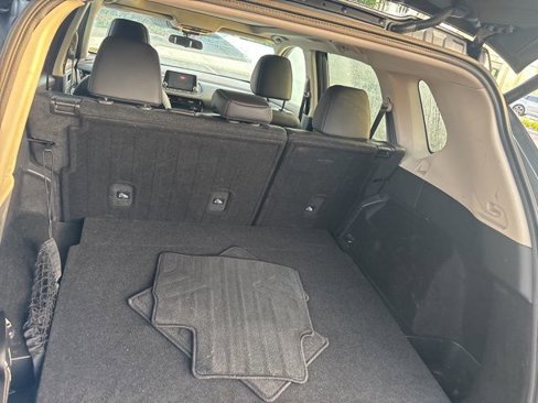 Used 2021 Nissan Rogue SV w/ Premium Package image 8