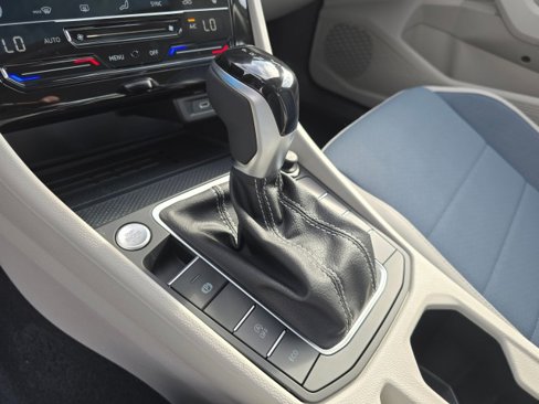 New 2025 Volkswagen Jetta SE image 32