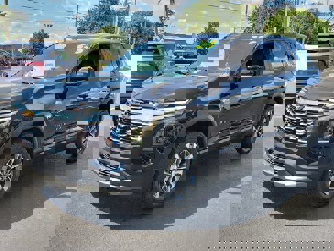New 2025 Chevrolet Equinox LT w/ Safety and Technology Package image 2
