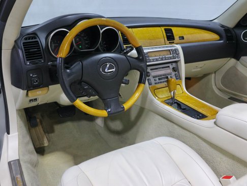 Used 2002 Lexus SC 430 Convertible image 2