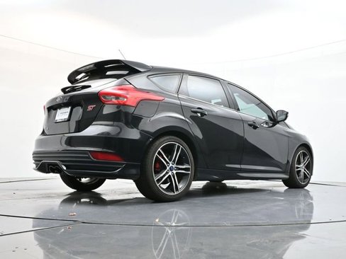 Used 2018 Ford Focus ST image 42