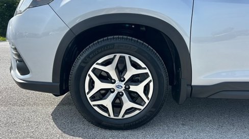 Used 2022 Subaru Forester Premium image 11