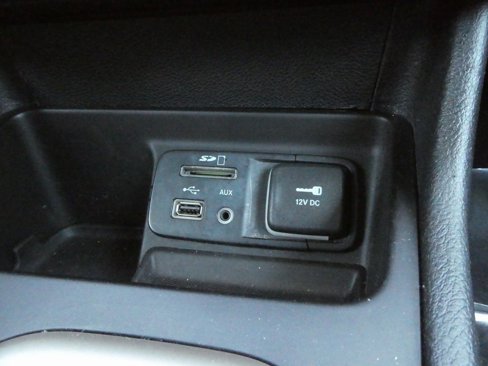 Used 2016 Jeep Cherokee Limited image 19