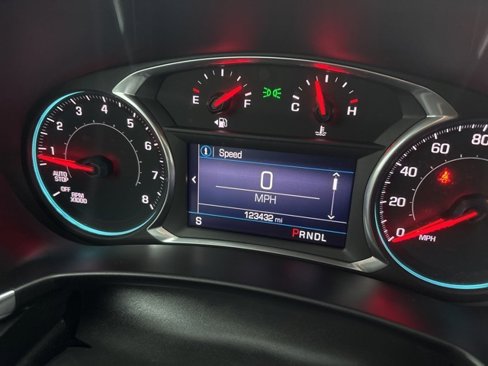 Used 2019 Chevrolet Equinox LT w/ Driver Convenience Package image 8