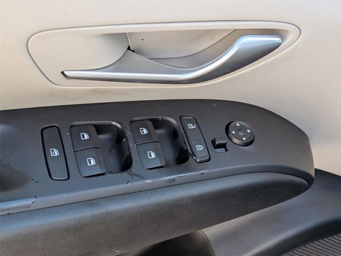 Certified 2022 Hyundai Tucson SE image 13
