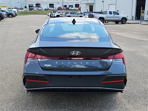 New 2025 Hyundai Elantra Sport image 6