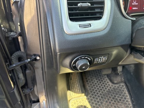 Used 2019 Jeep Compass Latitude w/ Cold Weather Group image 19