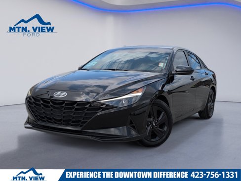Used 2023 Hyundai Elantra SEL image 1