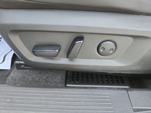 Used 2023 Nissan Rogue SV image 15