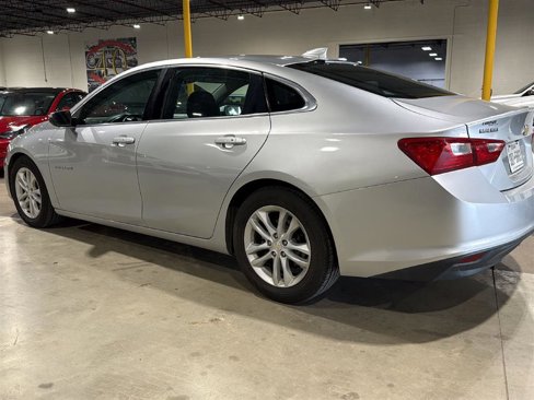 Used 2017 Chevrolet Malibu LT image 3