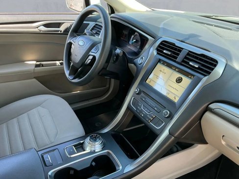 Used 2018 Ford Fusion SE w/ Fusion SE Technology Package image 20