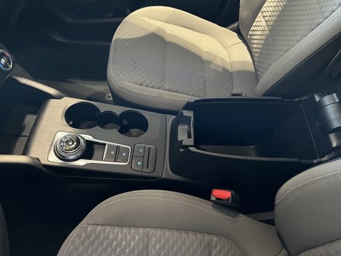 Used 2020 Ford Escape SE image 25