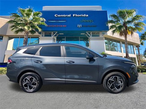 Used 2024 Kia Sportage LX image 4