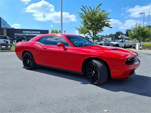 Used 2016 Dodge Challenger SXT Plus image 21